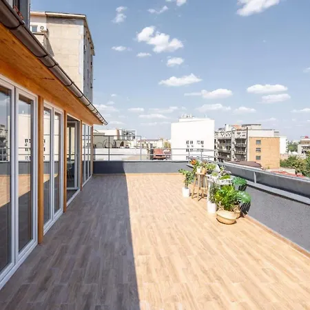 Panaromic View Penthouse In The Heart Of Бухарест