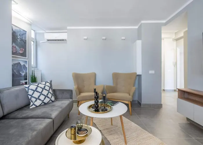 Panaromic View Penthouse In The Heart Of