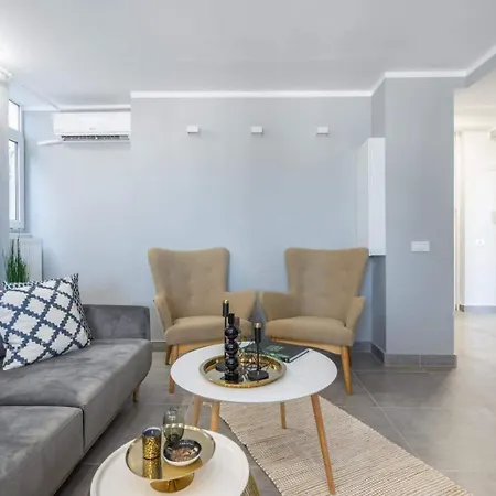 Panaromic View Penthouse In The Heart Of